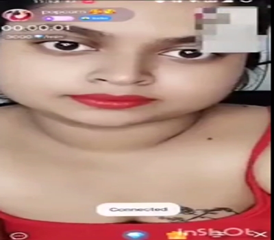Desi Girl Nude Boobs Showing on Chamet Live Sex Video