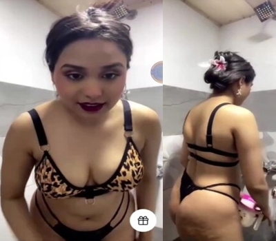 Currly Quinn Nude Boobs and Ass Tango Live Sex