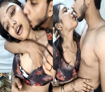 Indian Wife Nude Boobs Press ans Spitting Webcam Sex 2 Videos